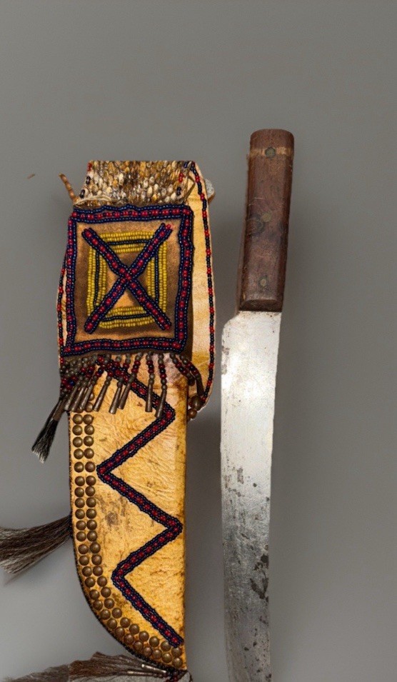 Vintage Native American Indian Leather Knife With Alligator Skin -pre-owned