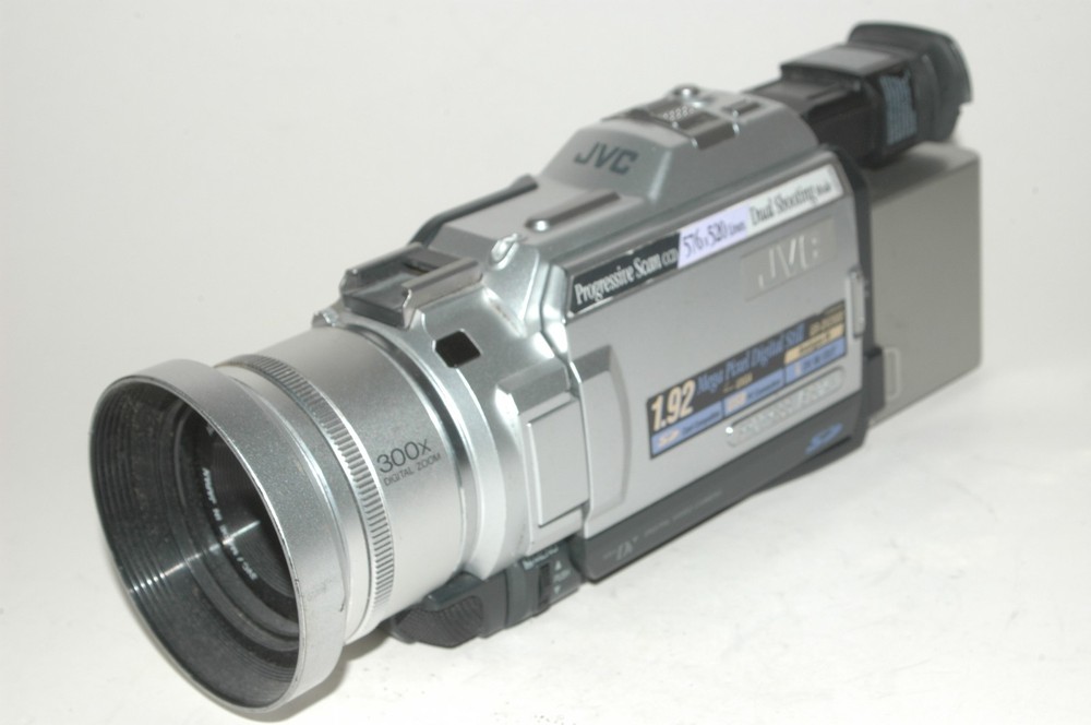 JVC Digital GR-DV2000E camcorder
