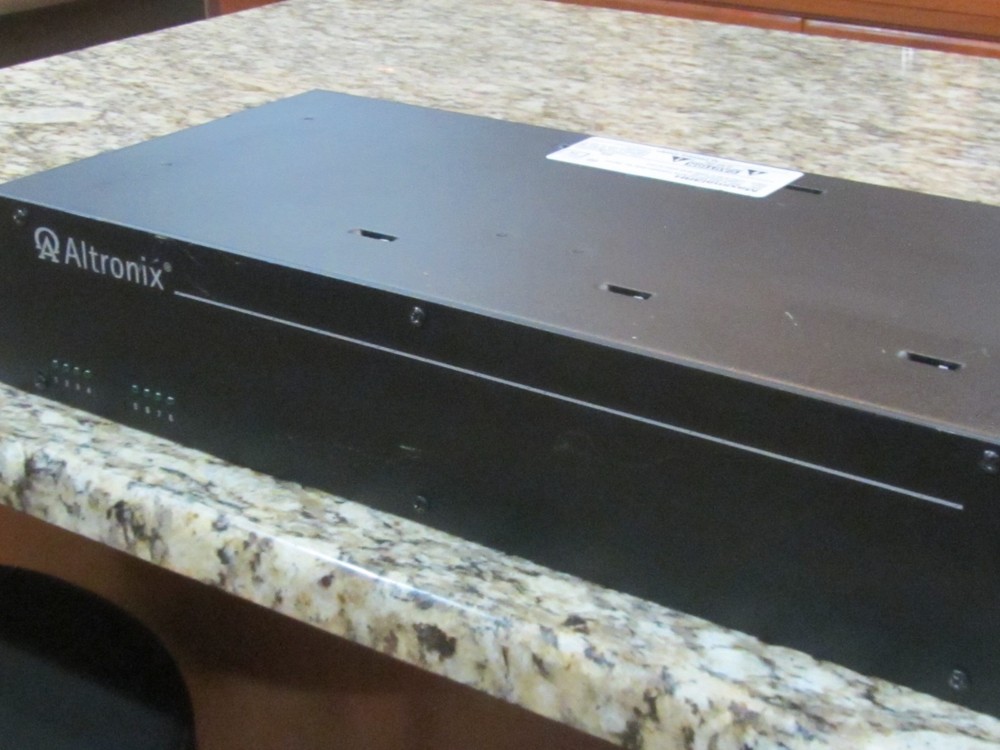 Altronix Maximal3RH Access Power Controller Supply/Charger! MINT & COOL!