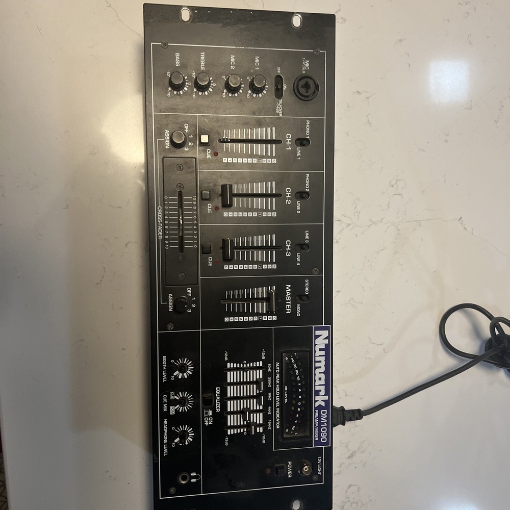 Numark DM1090 Mixer