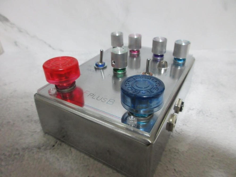 Effector with fuzz and booster set