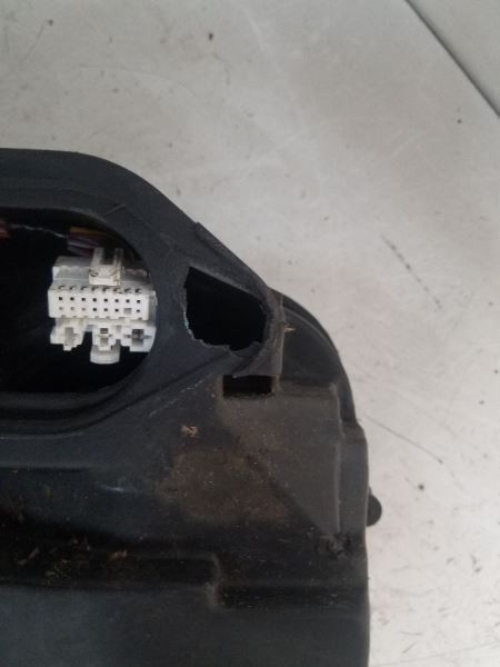 Used Fuse Box Engine fits: 2000 Volkswagen Passat engine compartment Grade A