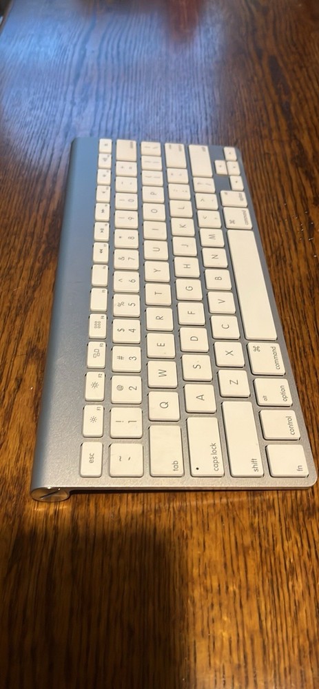 GENUINE Apple Wireless Bluetooth Keyboard A1314 Mac Aluminium