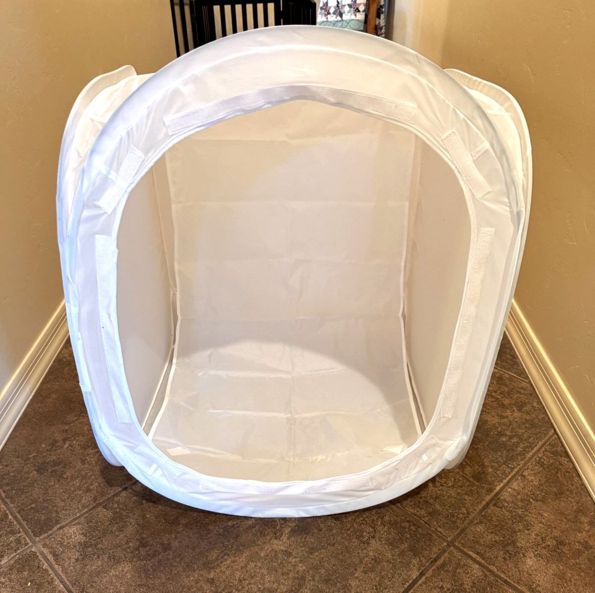 Neewer 24x24" Foldable Soft Light Box Photo Studio Shooting Tent w/Backdrops EUC
