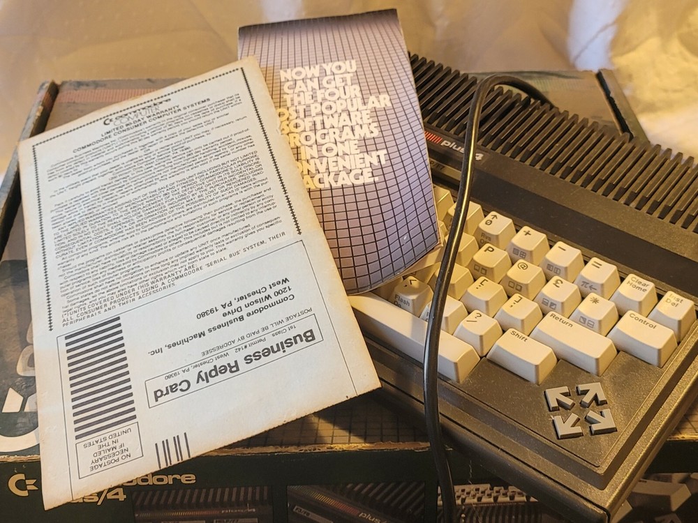Commodore plus/4 with Original Box Tested Powers On!