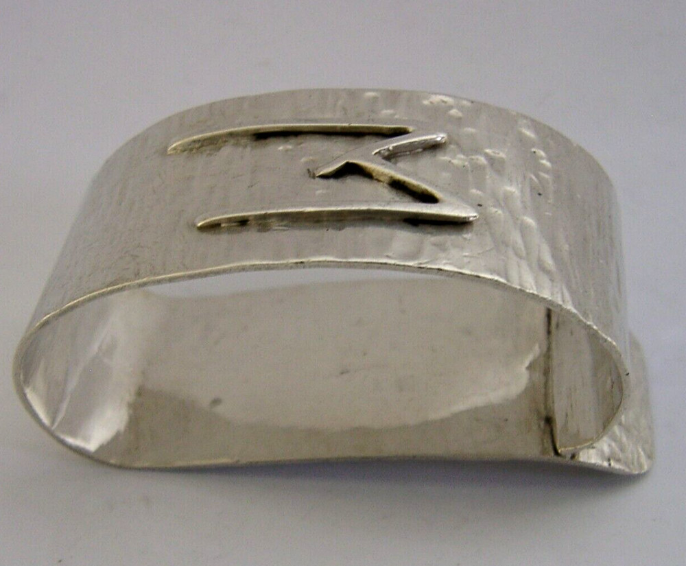 MID CENTURY MODERN STYLISH SOLID STERLING SILVER 'M' NAPKIN RING 1973