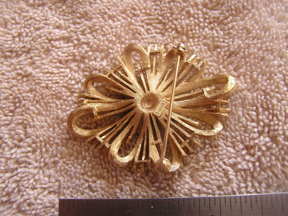 Vintage Trifari Flower Pin