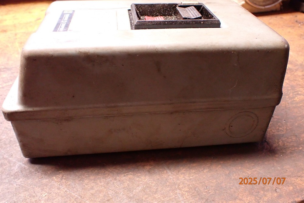 SQUARE D MANUAL STARTER SWITCH 1 PHASE PUSH BUTTON FOR MACHINES