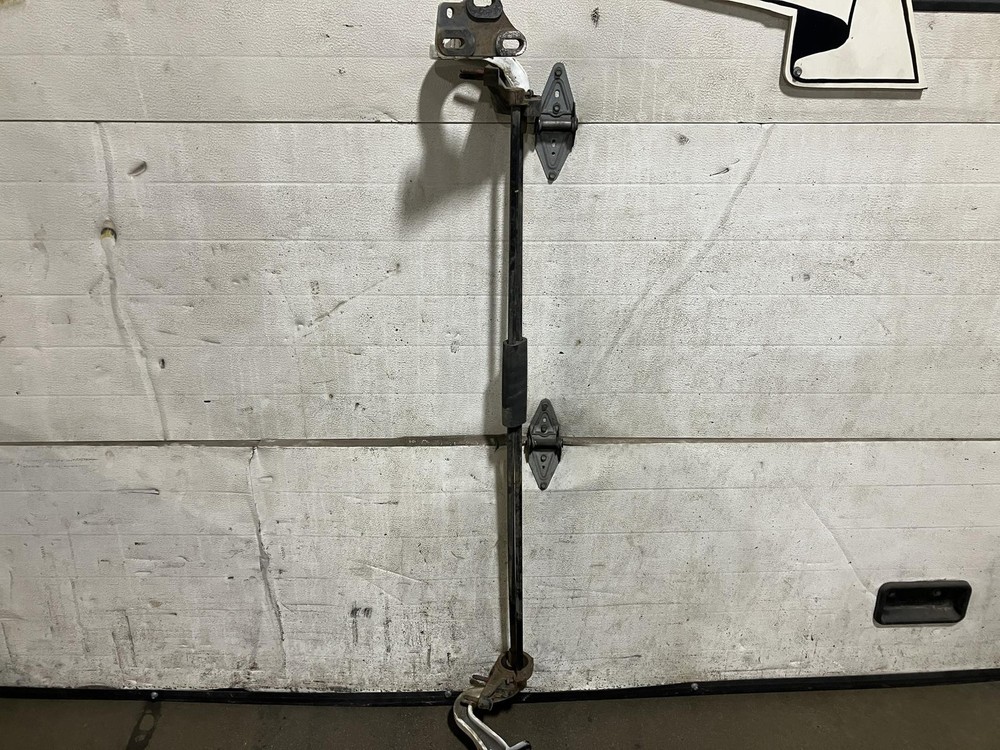 Volvo VNL Hood Hinge - Used