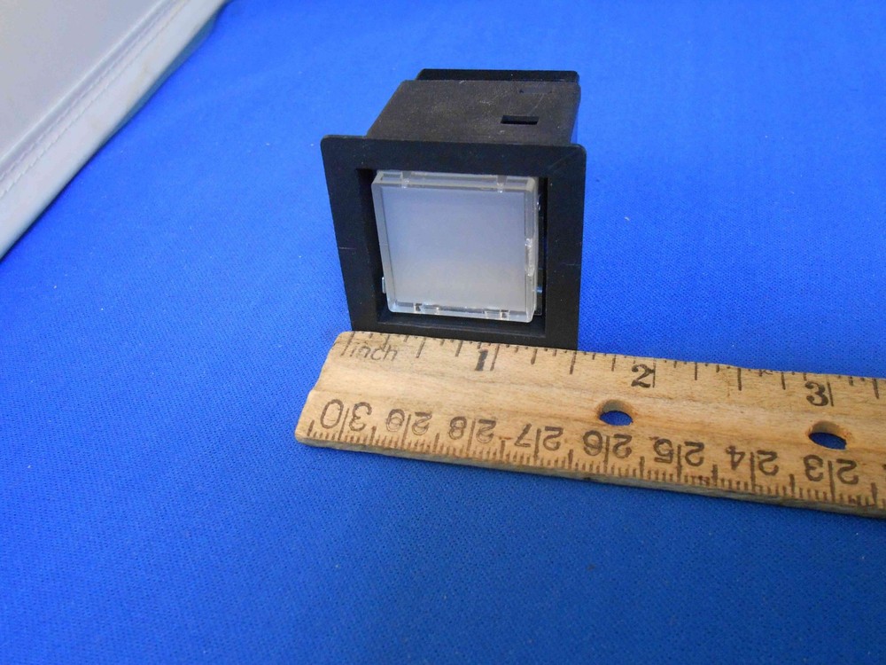 334366-2 MICROSWITCH PUSH SWITCH LIGHT IND. NEW OLD STOCK