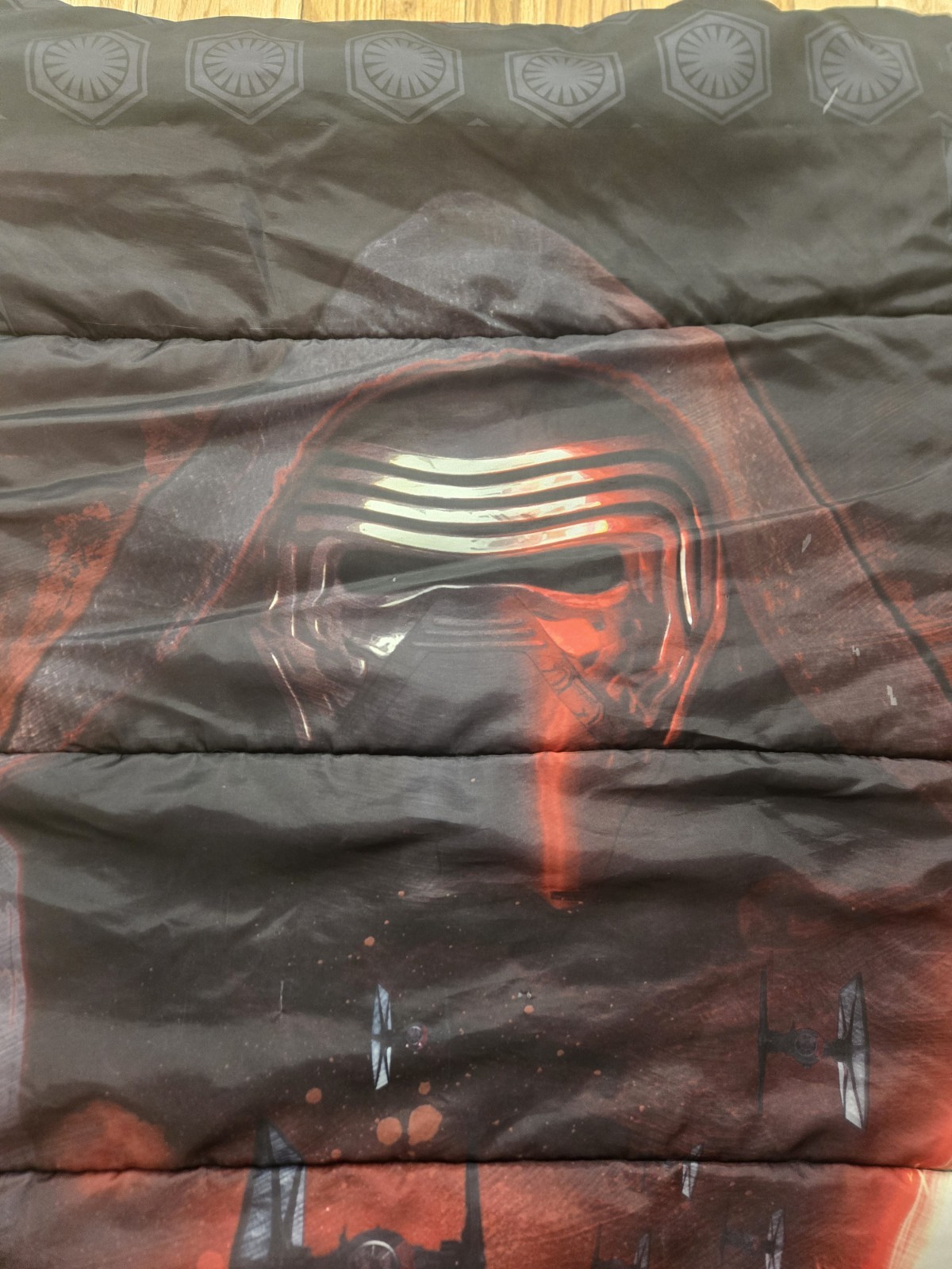 STAR WARS Kids Sleeping Bag 53 x 28 The Forse Awakens Darth Vader Red And Black