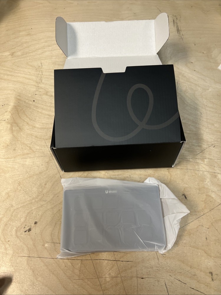 Ulanzi D200 Production Console Studio Controller for Vlog Content Creation Work