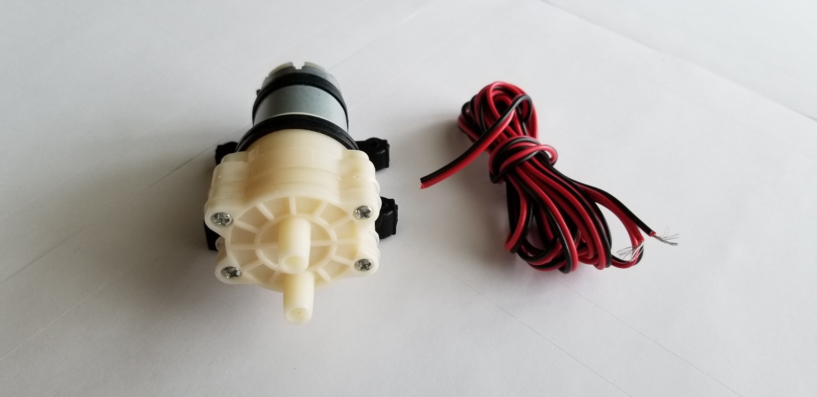 12V DC R385 Aquarium Pump Fish Tank Motor Diaphragm Water/AIR Pump + 2m Wire