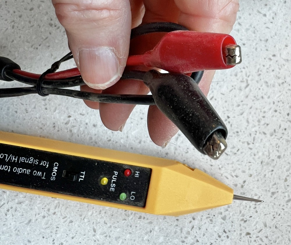 K & H LP-3500 Logic Probe Tool With Case