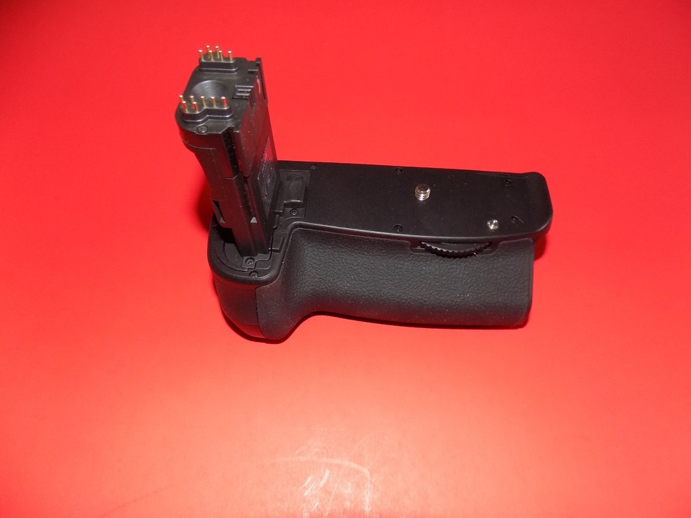 Multi Power Battery Pack Grip Holder for EOS 6D MarkII 6DII Camera as BG-E21