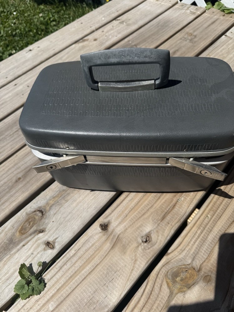 Samsonite Horizon Gray Makeup Case Mirror Lockable Removable Tray Plastic