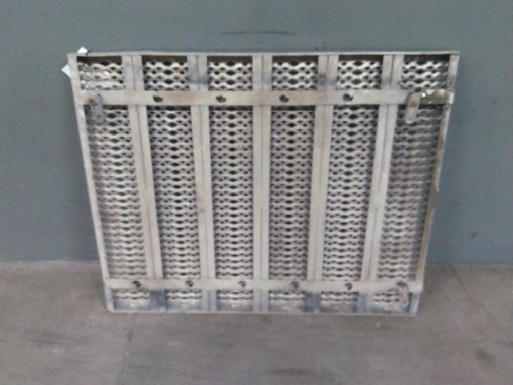 Replaces 2016 PETERBILT 579 DECK CATWALK , IL