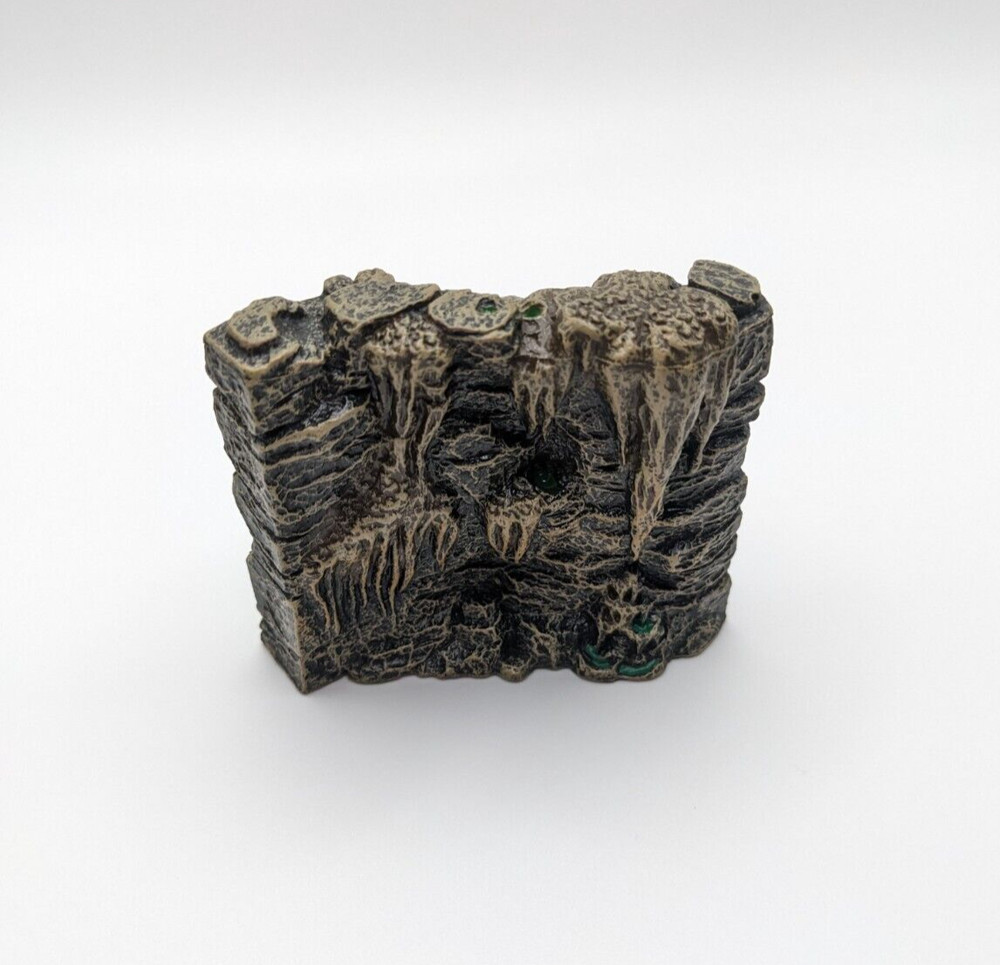 DWARVEN FORGE Caverns Universal MAGNET NARROWING WALL PAINTED TF-609 Dwarvenite