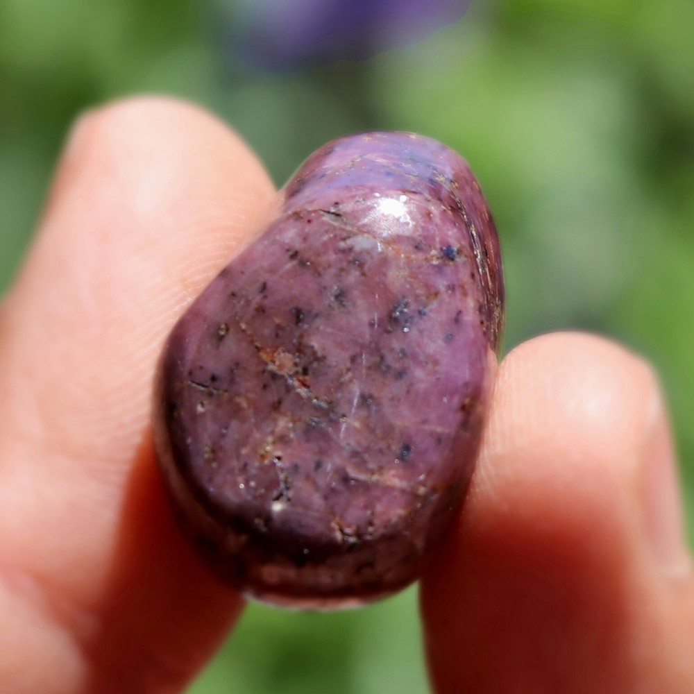 Tumbled Stone: Ruby, Red Corundum from India (RUB68)