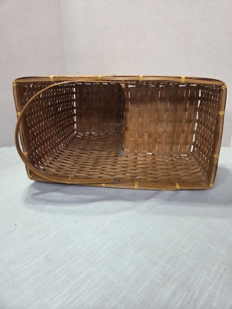 Vintage Wicker Stair Step Basket w/handle