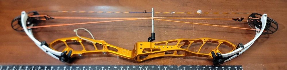 PSE Citation 40 RH Target Archery Compound Bow, Evolve Cam System 28" 60lb Draw