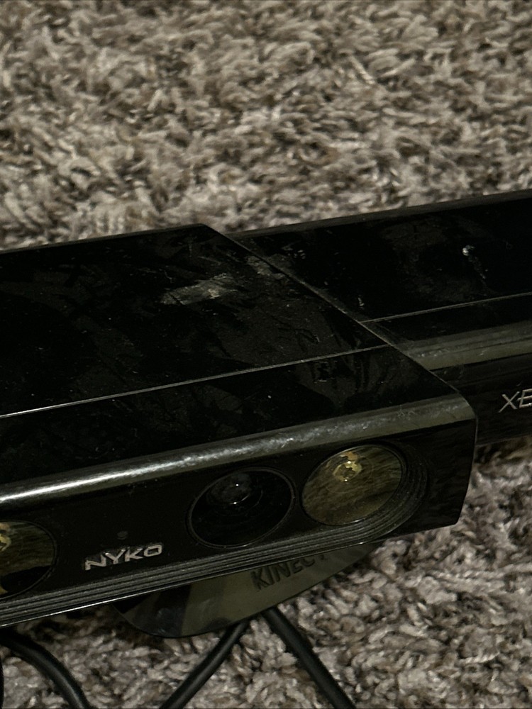 Microsoft Xbox 360 Kinect Sensor Bar with Nyko Zoom