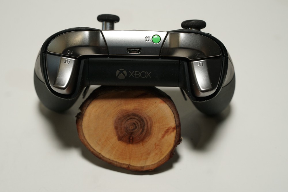 [EXEC] Microsoft Xbox One Elite 1698 Series 1 Controller Black Bluetooth Battery