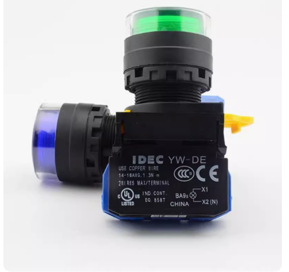 1PC NEW IDEC Self-reset button switch without light YW1L-MF2E02 green 2NC #LL