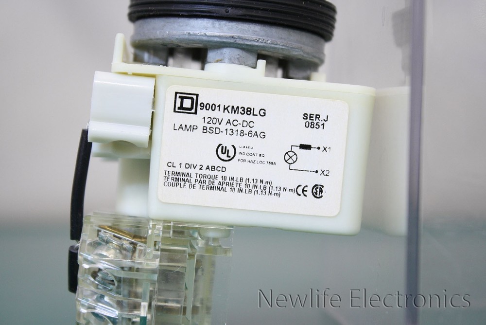 Square D 9001KT38LGG31 Push-to-Test Pilot Light