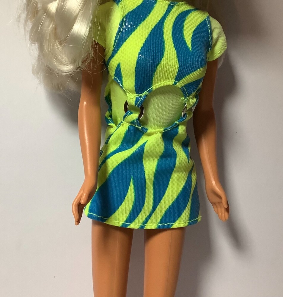 Movin' Groovin' Blonde BARBIE