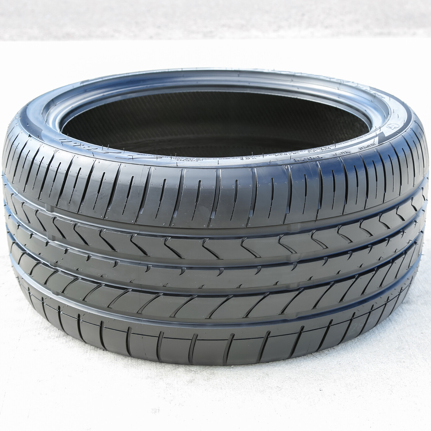 2 Tires Atturo AZ850 305/35R20 107Y XL (DC) Racing