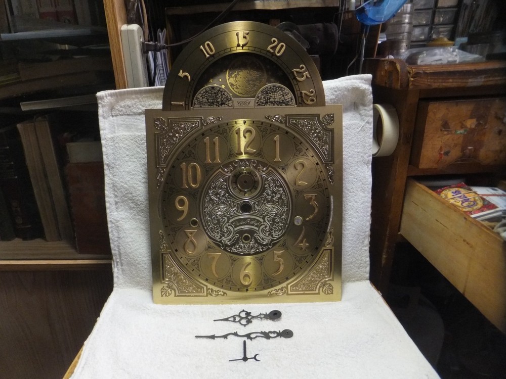 Collectibles. Moving moon dial." Kieninger" German made.