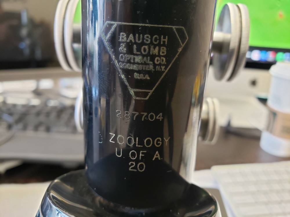 Vintage Bausch Lomb Microscope Model 287704 great condition ( B2-3)