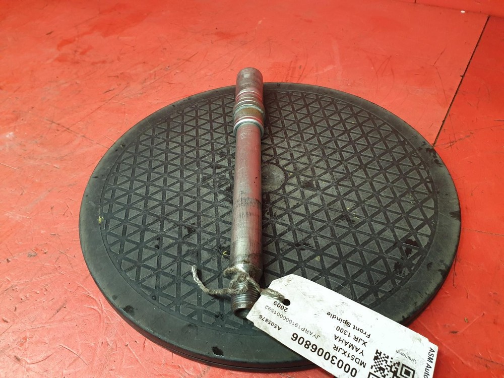 YAMAHA XJR 1300 2009 FRONT SPINDLE