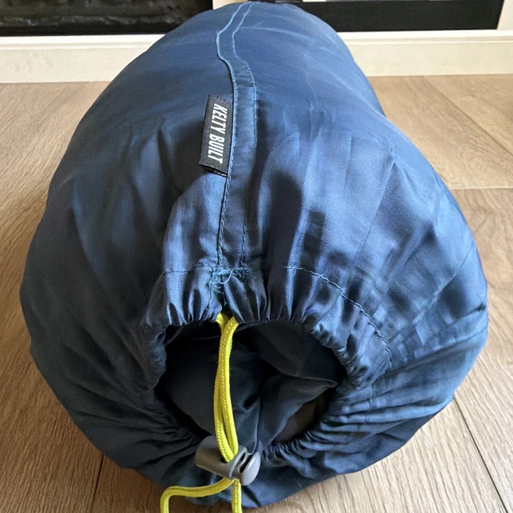 KELTY TUCK 20 SLEEPING BAG WITH THERMAPRO INSULATION SIZE REGULAR