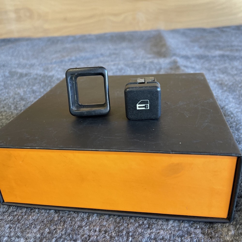 OEM BMW E36 3 SERIES Central Locking System Console Switch Button W/ Frame