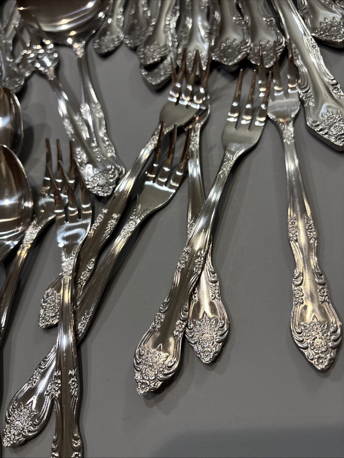 64 pcs - Rogers Co Dream Rose Rose Bud Knife Fork Spoon Iced Oyster Serving