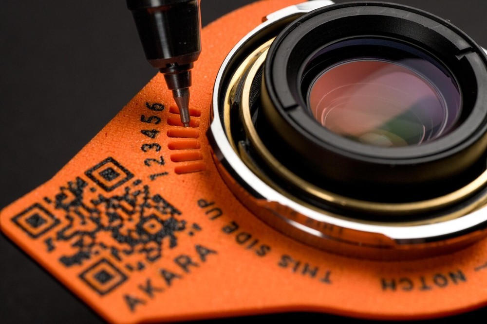 Leica 6-Bit Encoder with pens - Code your lenses quickly and easily at home.