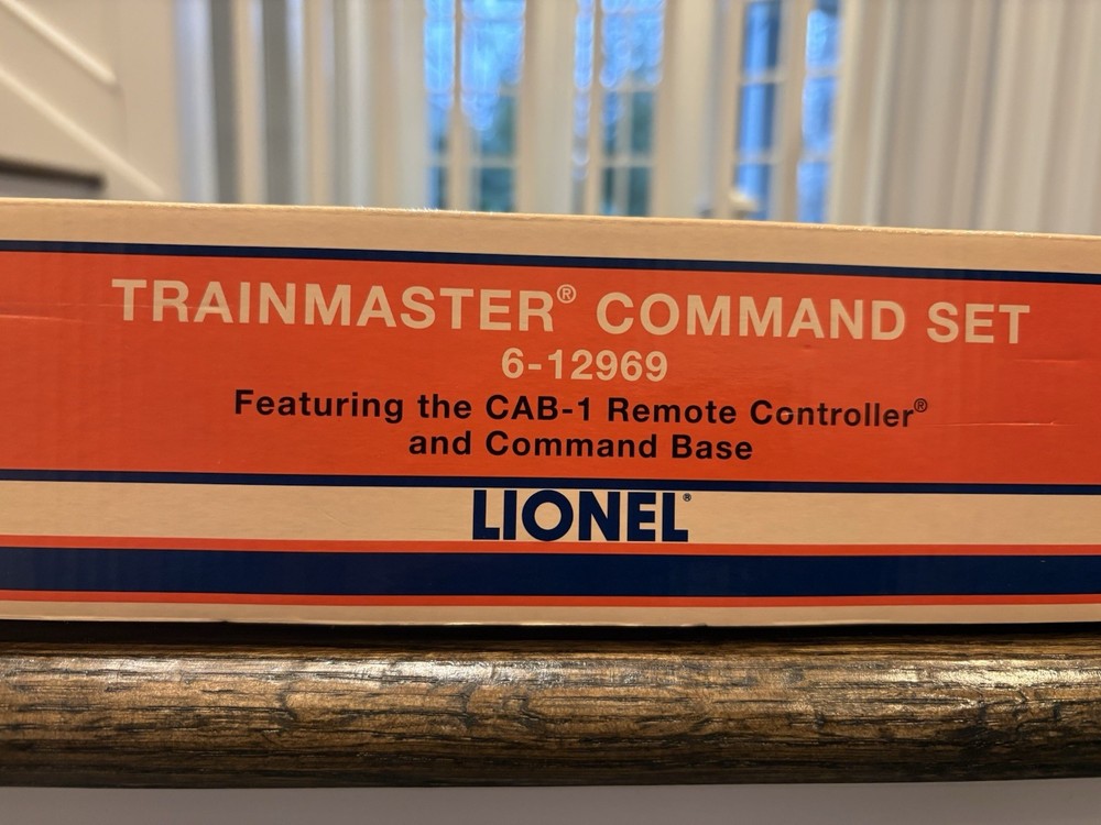 Lionel 6–12969 Trainmaster Command Set Cab-1 Remote & Base NIB Mint