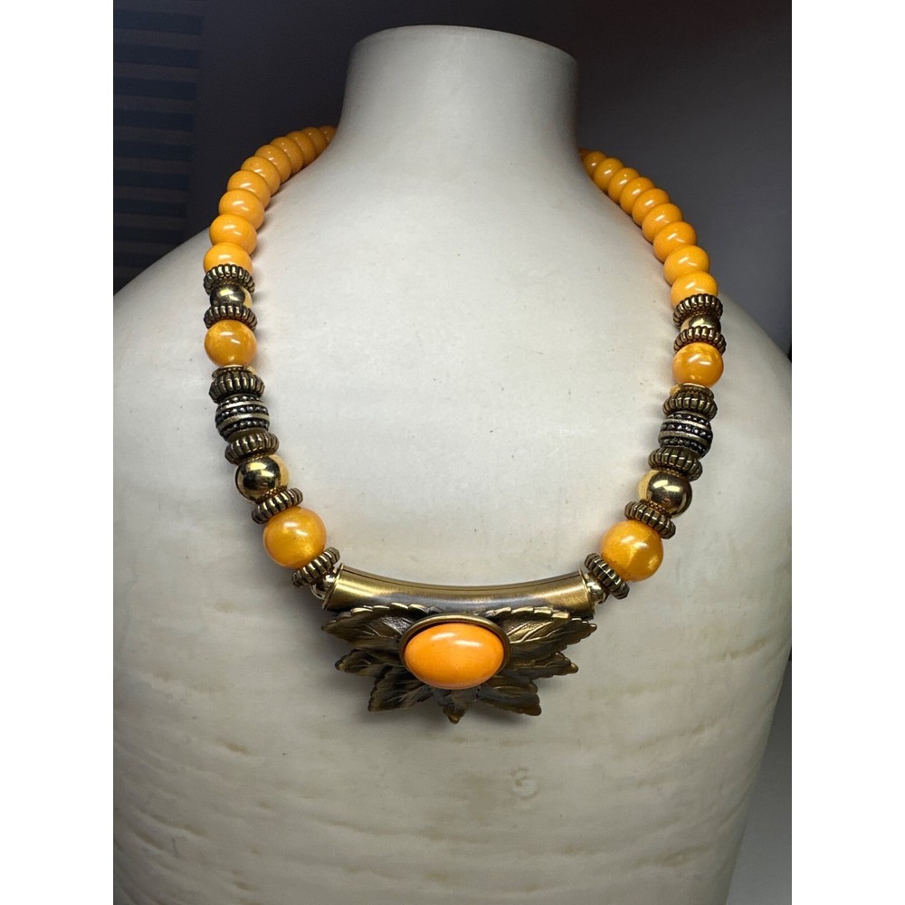 Vintage Flower Choker