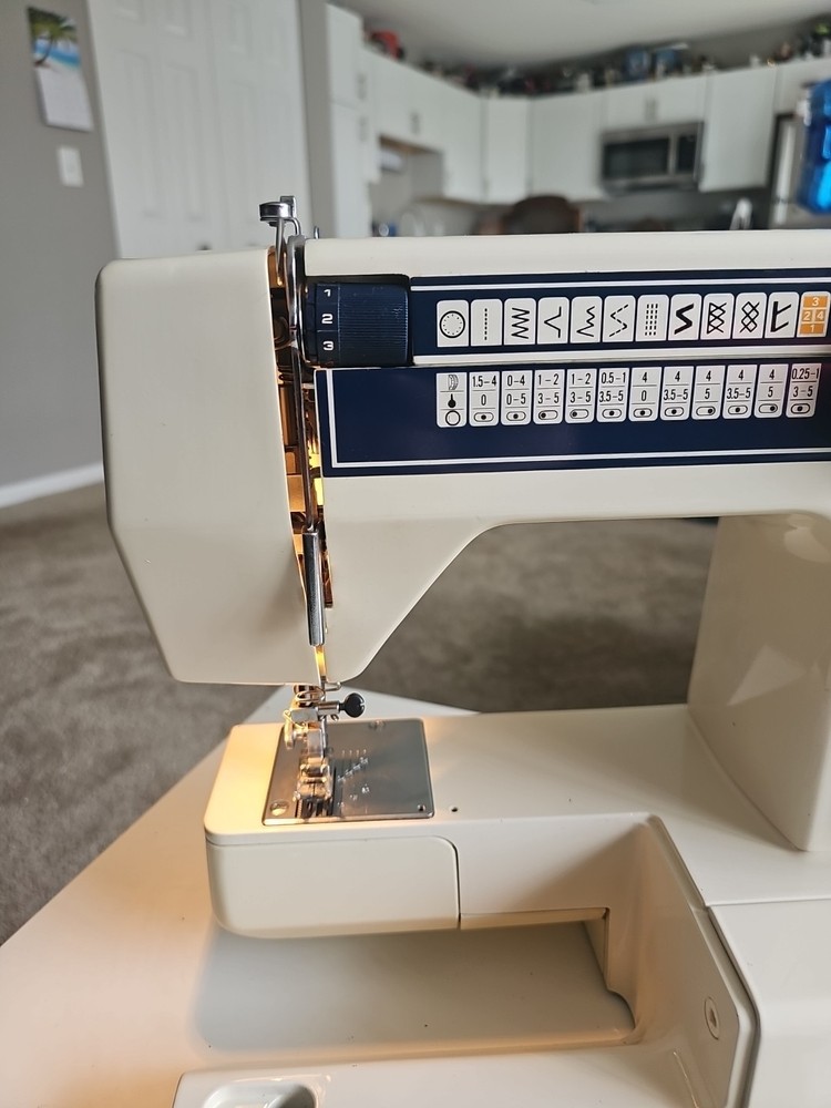 Elgin Sewing Machine Model 999F Deluxe ZigZag Tested Works