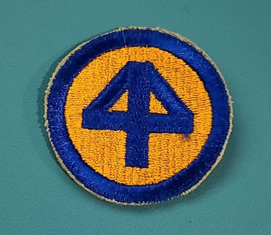 44th Infantry Division Patch-Cut Edge-Snow Back----Original WW-II ( 1 Patch)*