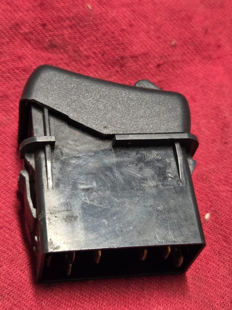 VOLVO OEM Differential Lock SWITCH, 8158235