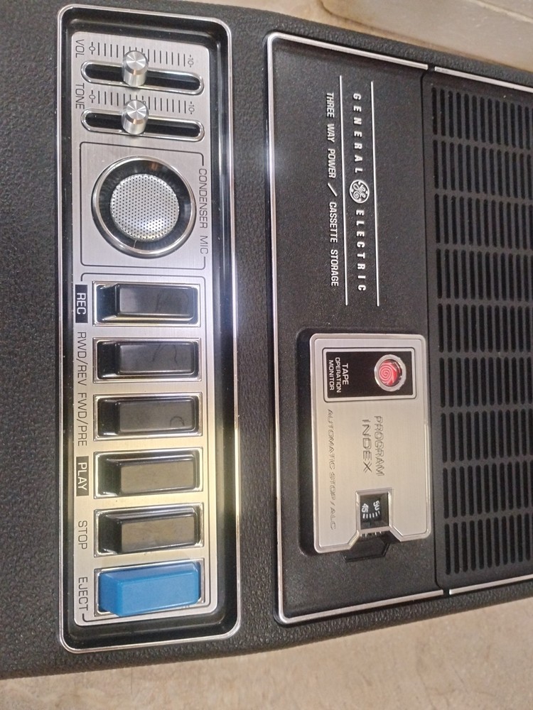 GE Cassette Tape Recorder M8460 No Cords Untested