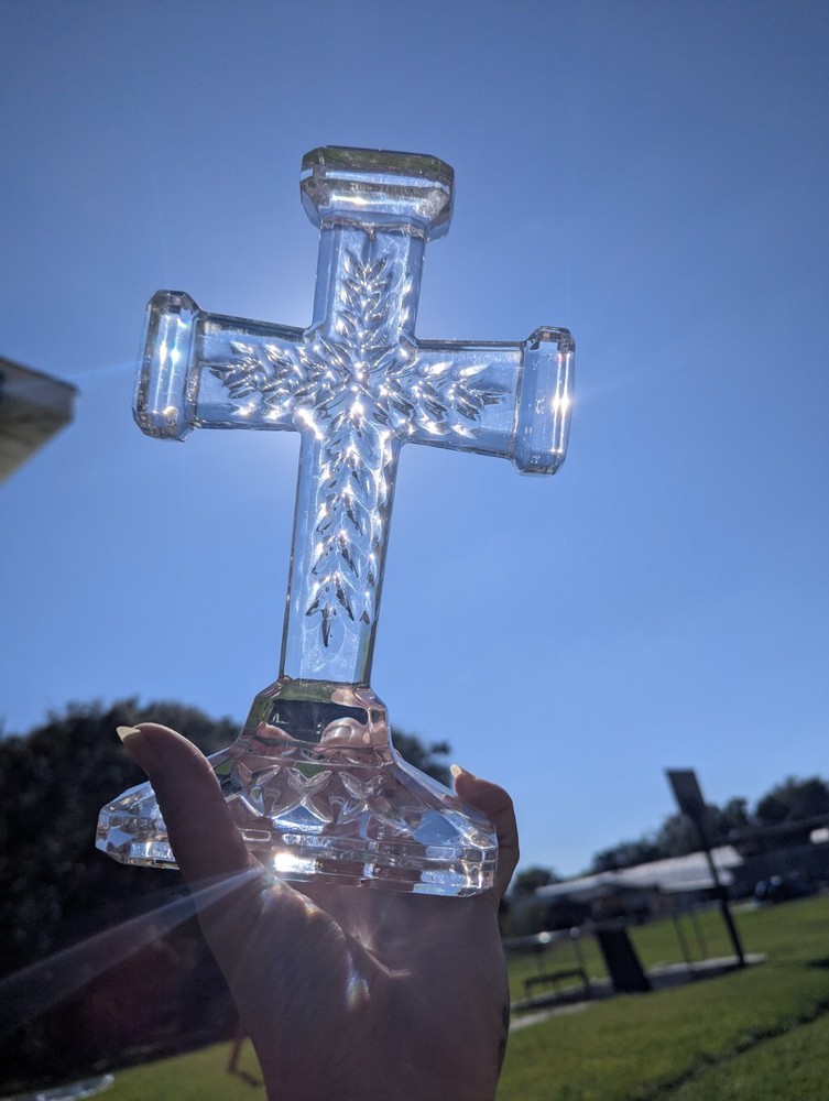SOLID GLASS CROSS STANDS 10×6" HOME DECOR