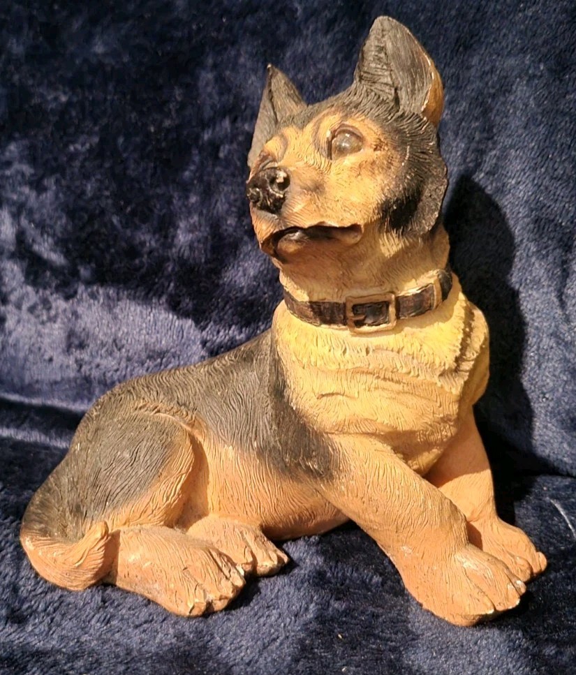 K's Collection TM German Shepherd Figurine