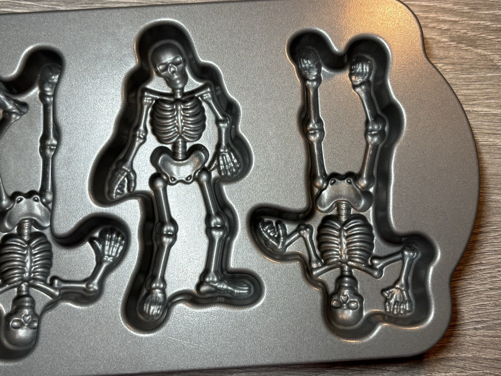 Nordic Ware Spooky Skeleton Cakelets Cake Pan