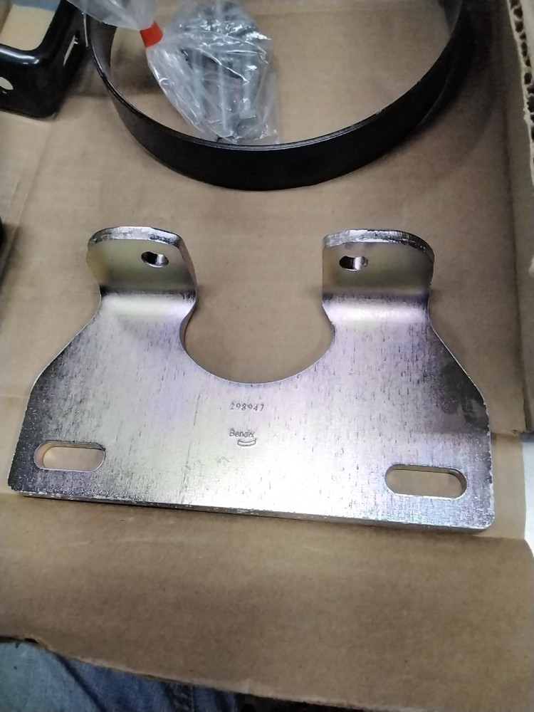 NEW BENDIX MOUNTING BRACKET KIT PT# AD-9 FREE SHIPPING