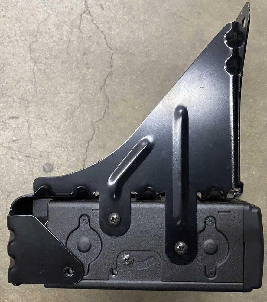 6CD Changer Complete With Bracket For 1998-2010 Porsche 911 Cayenne Cayman
