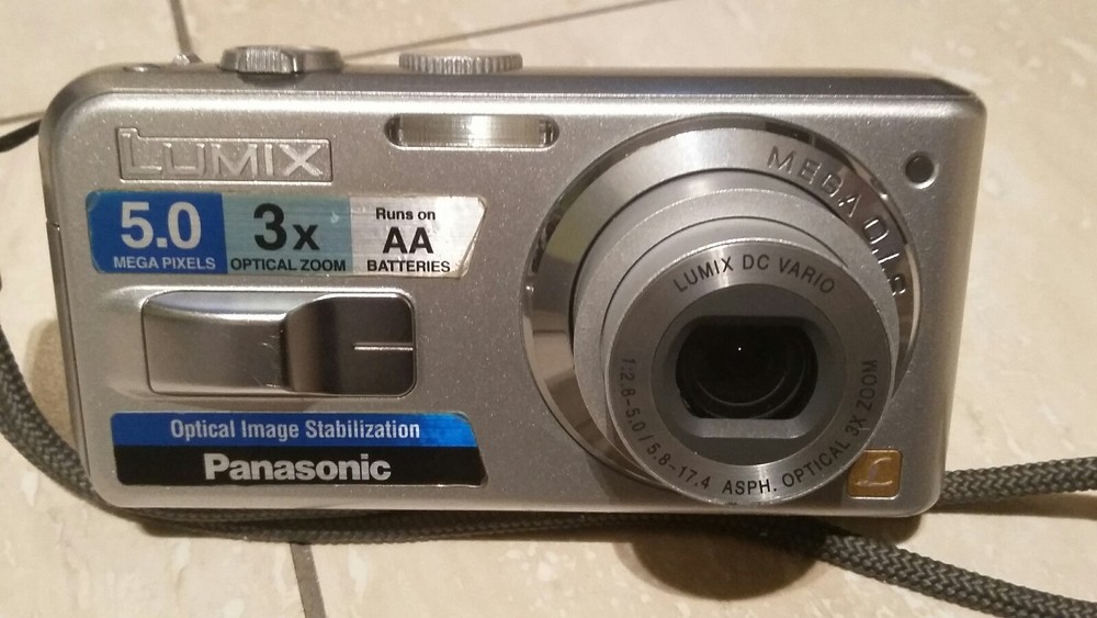 PANASONIC  LUMIX  DMC -  LS2  5.0 mp